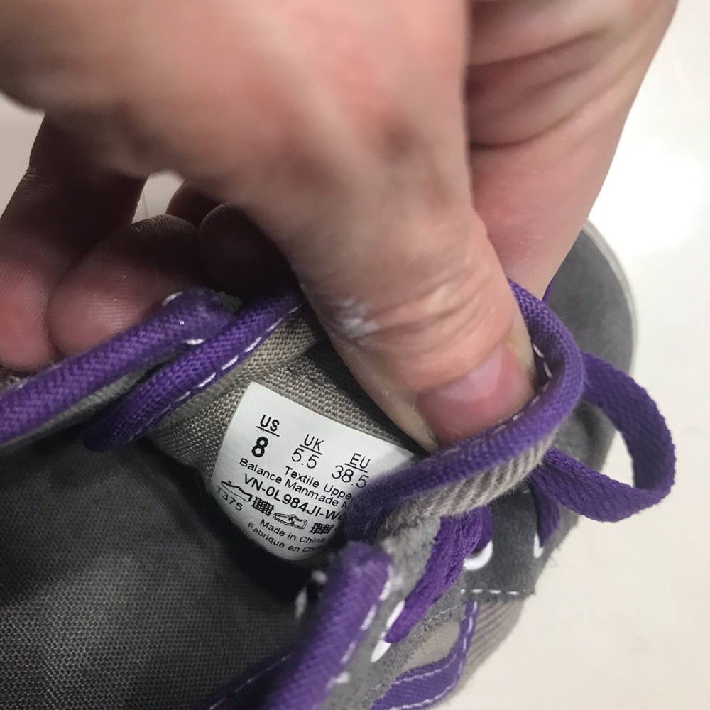 Vans - Picture 3 of 3